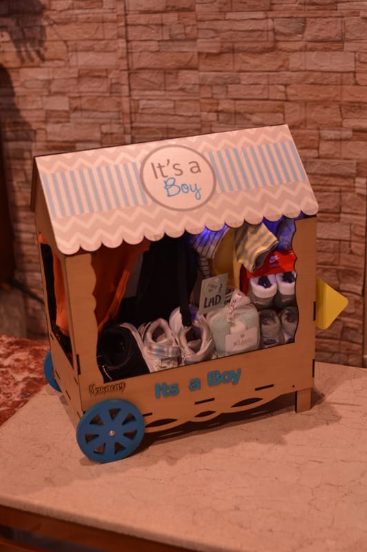 Baby arrival gifts- Birth announcement gifts - Its a boy - its a girl Baby arrival gifts- Birth announcement gifts - Its a boy - its a girl