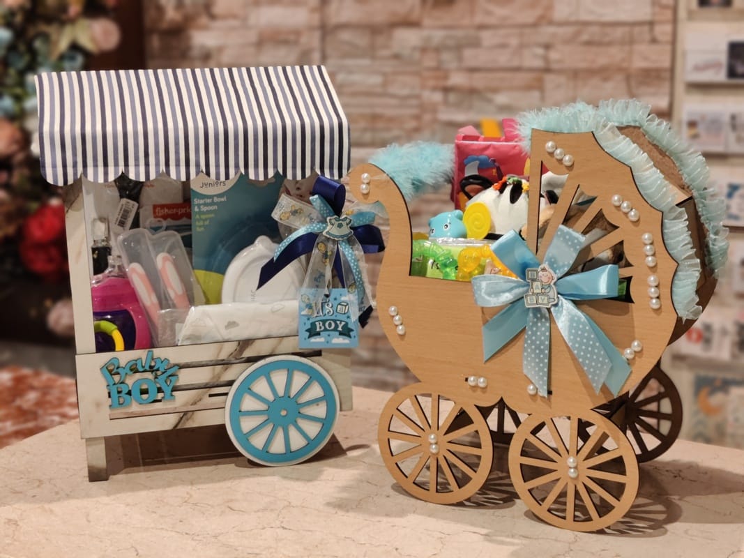 Baby arrival gifts- Birth announcement gifts - Its a boy - its a girl Baby arrival gifts- Birth announcement gifts - Its a boy - its a girl