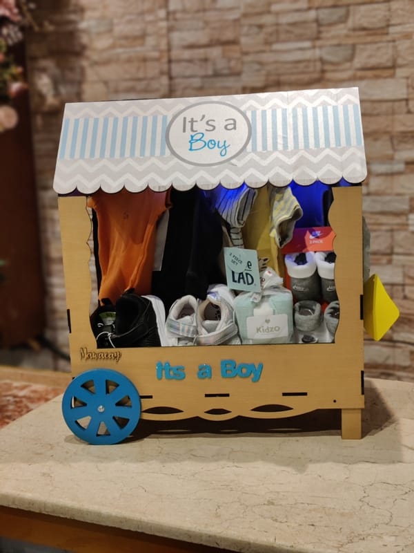 Baby arrival gifts- Birth announcement gifts - Its a boy - its a girl Baby arrival gifts- Birth announcement gifts - Its a boy - its a girl