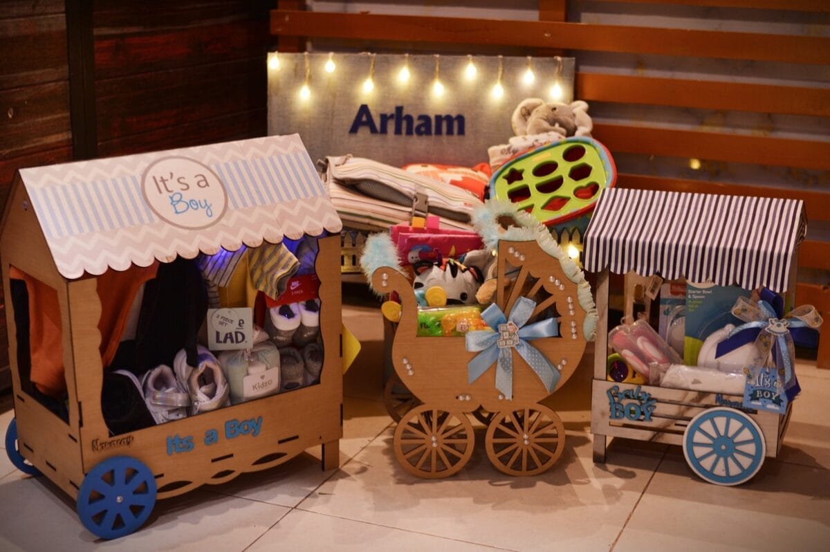 Baby arrival gifts- Birth announcement gifts - Its a boy - its a girl Baby arrival gifts- Birth announcement gifts - Its a boy - its a girl