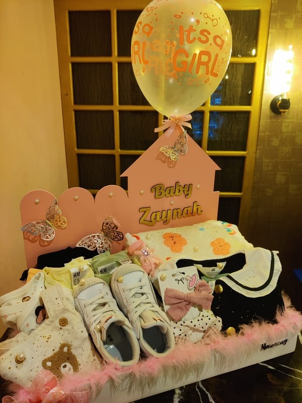 Baby arrival gifts- Birth announcement gifts - Its a boy - its a girl Baby arrival gifts- Birth announcement gifts - Its a boy - its a girl