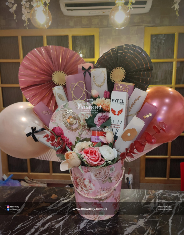 Rose Bouquets - Flower Bouquets - Birthday Surprise - Anniversary Gifts - Gifts for Him - Gifts for Her Rose Bouquets - Flower Bouquets - Birthday Surprise - Anniversary Gifts - Gifts for Him - Gifts for Her